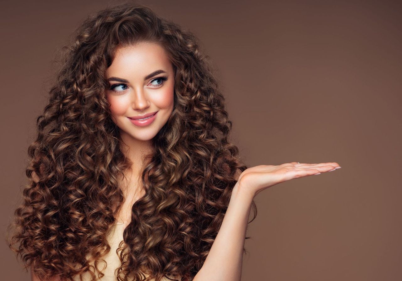 Soins Cheveux Bouclés – Routine Professionnelle pour Boucles & Ondulations